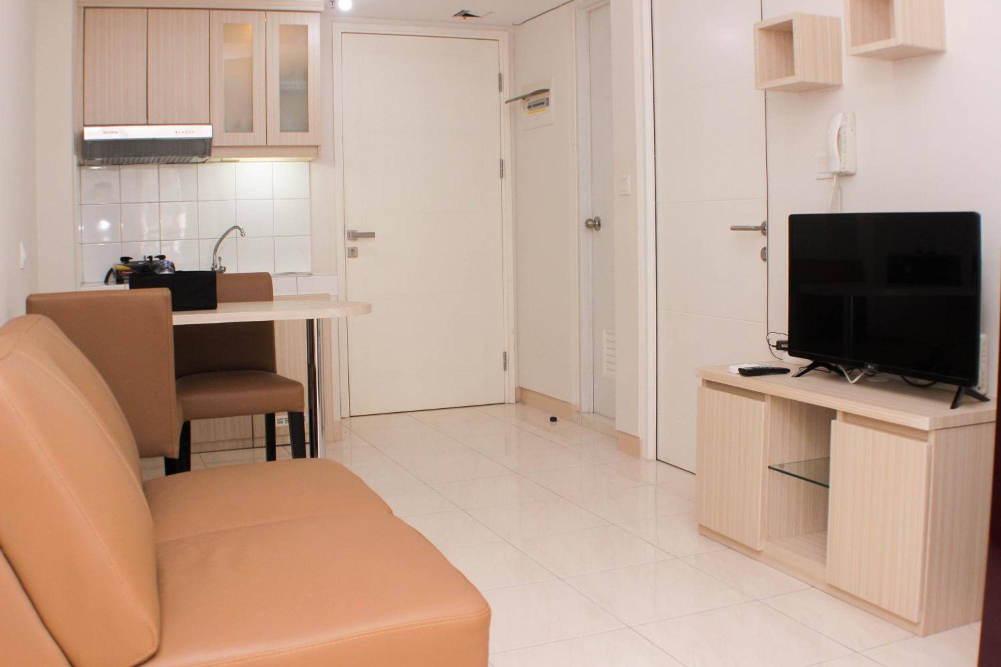 And Comfy 2br Springlake Near Summarecon By Travelio Apartemen