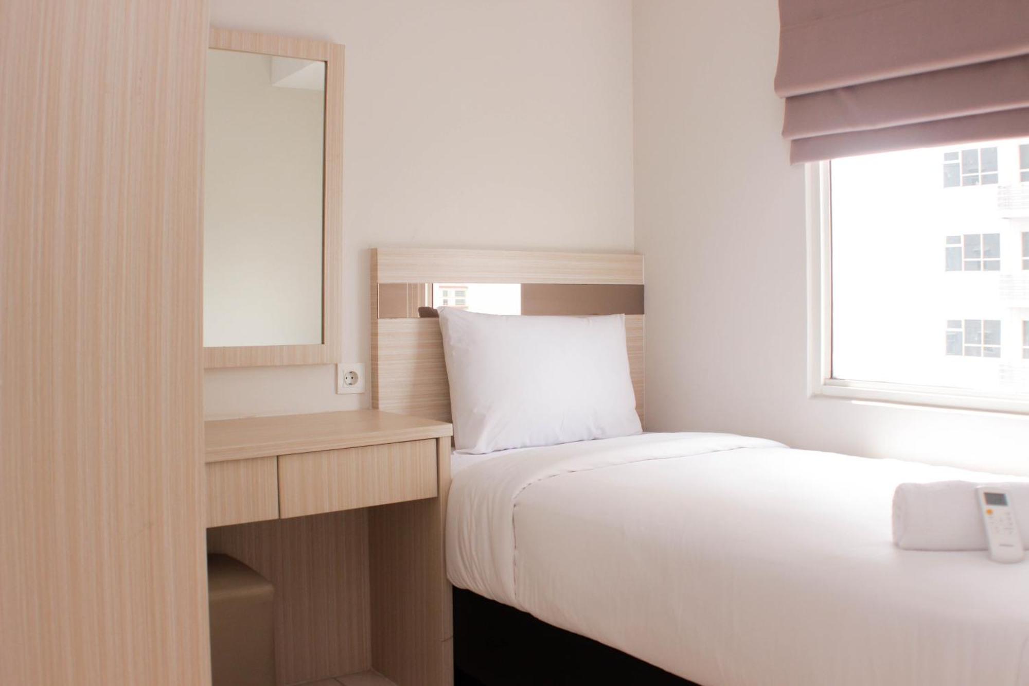 And Comfy 2br Springlake Near Summarecon By Travelio Apartemen *